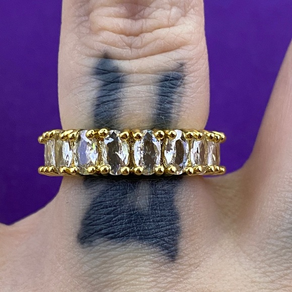 💛 Elegant Gold Plated Oval CZ Eternity Ring - Picture 3 of 5